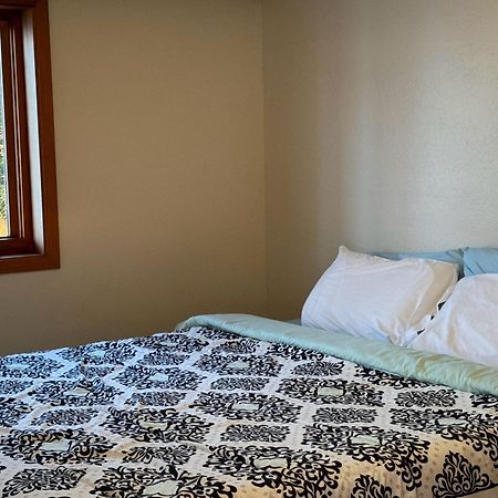 Amazing Oceanview 2 Bedroom Oceanfront! By Oceanviewhottubs Shelter Cove, Ca Tesla Ev Station Eksteriør billede