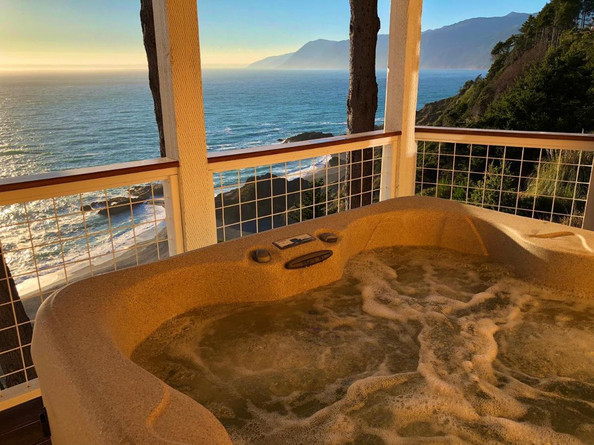 Amazing Oceanview 2 Bedroom Oceanfront! By Oceanviewhottubs Shelter Cove, Ca Tesla Ev Station Eksteriør billede