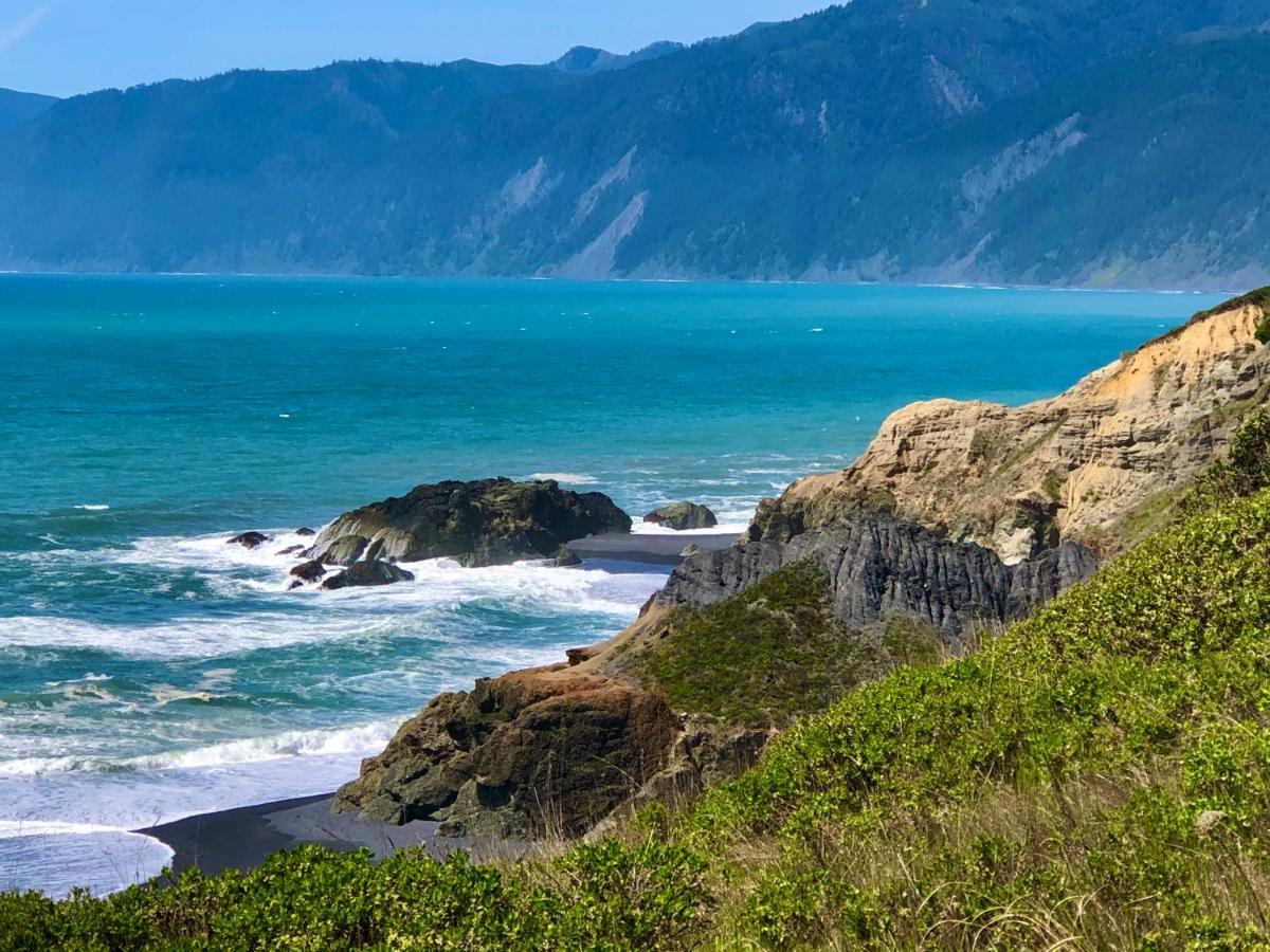 Amazing Oceanview 2 Bedroom Oceanfront! By Oceanviewhottubs Shelter Cove, Ca Tesla Ev Station Eksteriør billede