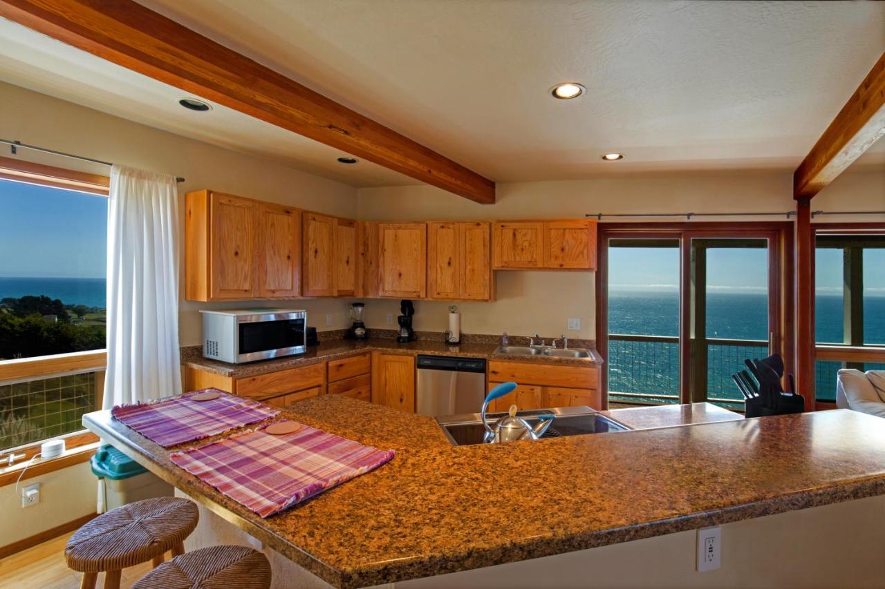 Amazing Oceanview 2 Bedroom Oceanfront! By Oceanviewhottubs Shelter Cove, Ca Tesla Ev Station Eksteriør billede