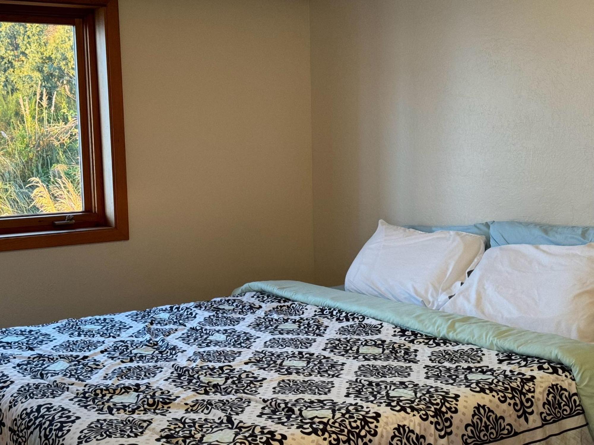 Amazing Oceanview 2 Bedroom Oceanfront! By Oceanviewhottubs Shelter Cove, Ca Tesla Ev Station Eksteriør billede